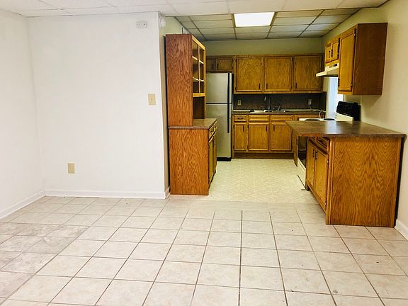 5th image of 1400A Hinshaw St
