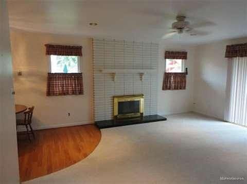 3rd image of 3125 Elmhurst Ave