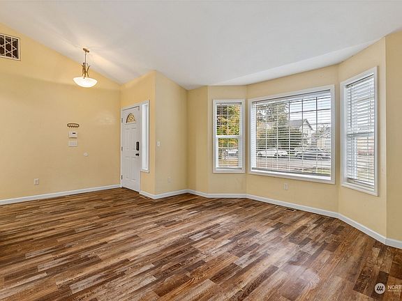 3rd image of 5442 SE Foxglove Court