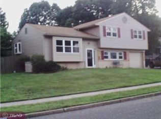 27 Sommerset Rd, Turnersville, NJ 08012