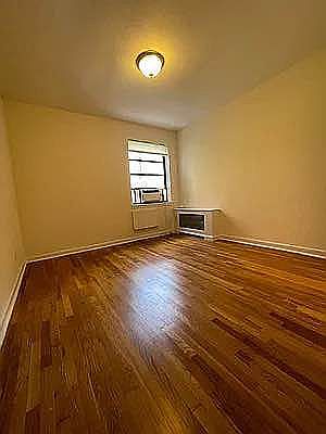 5th image of 207 E 89th St APT C5