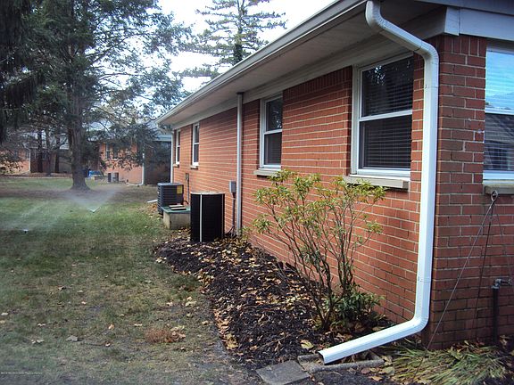 4th image of 8 Betsy Ross Lane #A