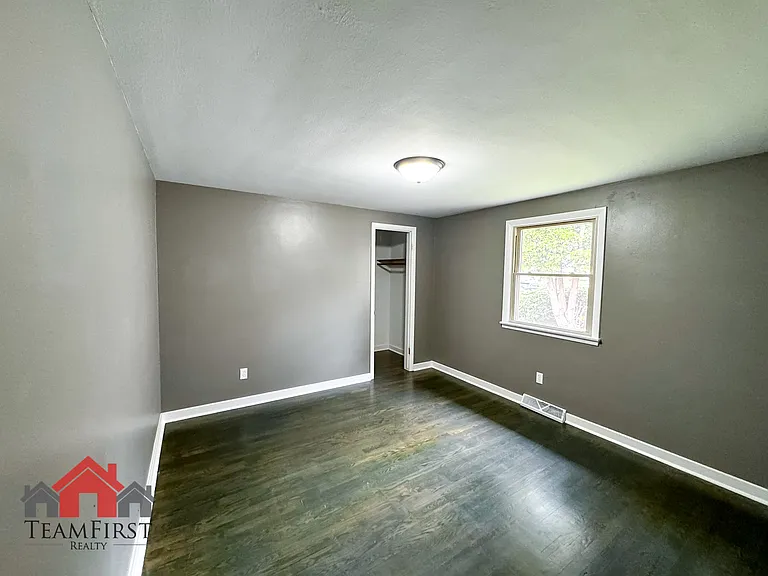 1446 Pilgrim St — Photo 20