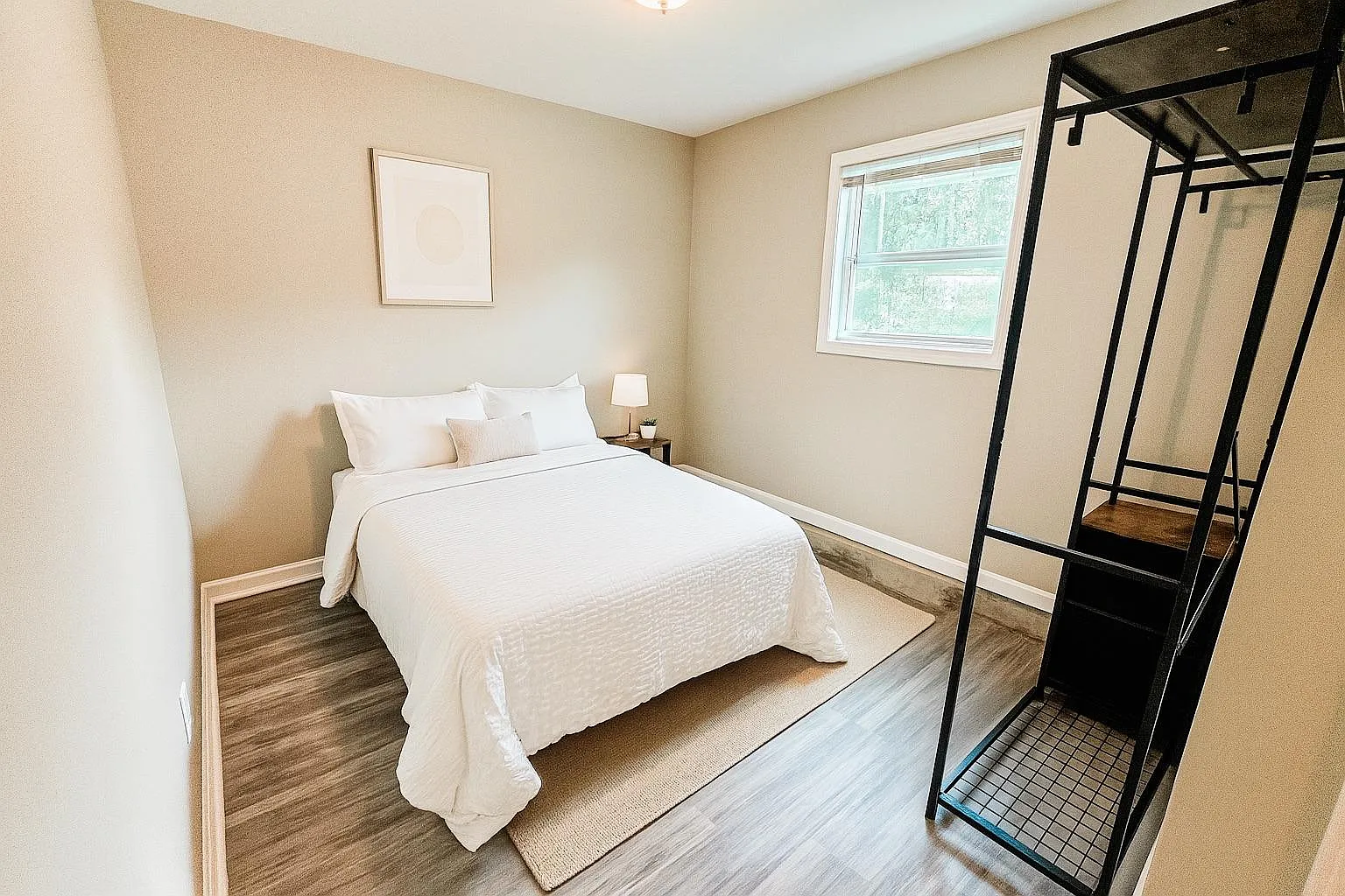 4 bed, 4.0 bath, 2200 sqft, $1,022 — Photo 1