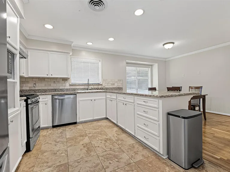 5310 Indigo St — Photo 22