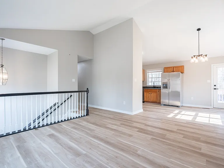 441 Battersea Ln — Photo 4