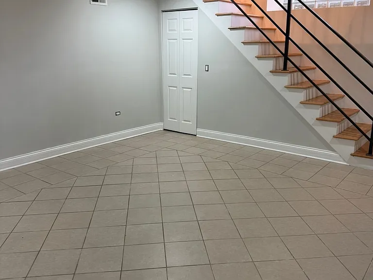 1741 W Erie St #1R — Photo 13