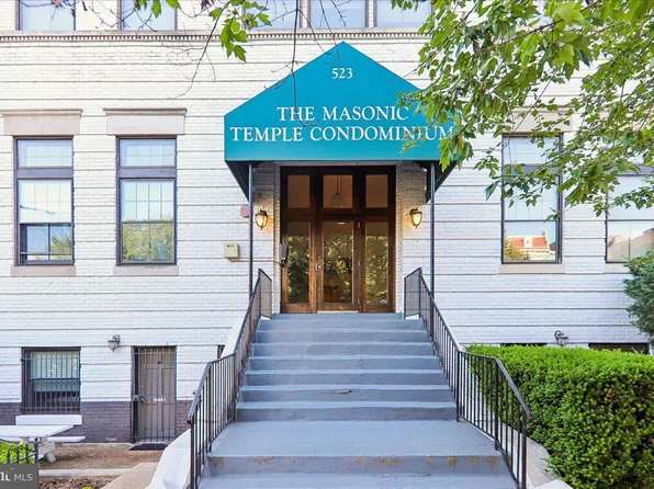 523 8th St NE APT 302, Washington, DC 20002