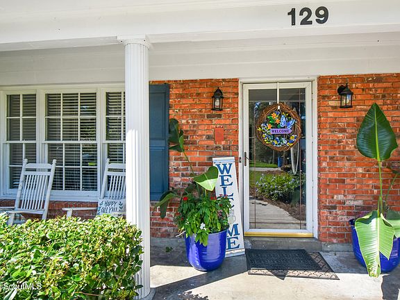 4th image of 129 McDowell Ave