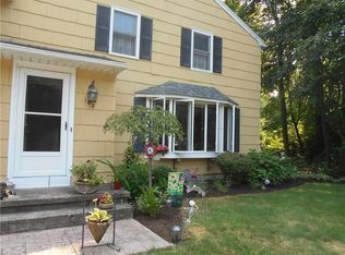 108 N Autumn Dr, Rochester, NY 14626