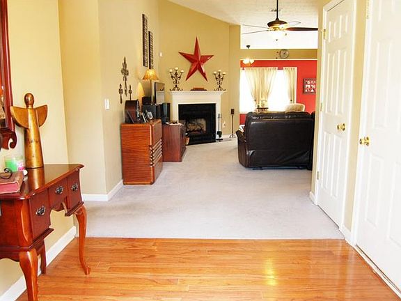 3rd image of 708 Hillmont Dr