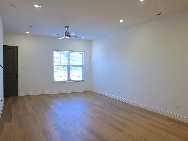1009 Rockrose Dr — Photo 10