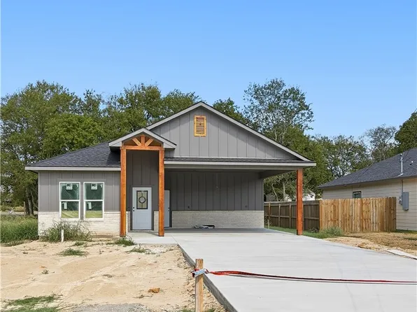 1302 Commerce St, Hearne, TX 77859