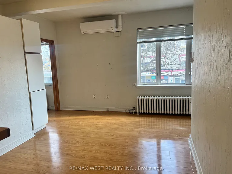 4902 Dundas St W #1 — Photo 7