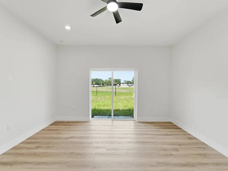 1332 Marshall Dr — Photo 12