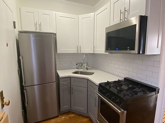 4th image of 127 Orchard St #4