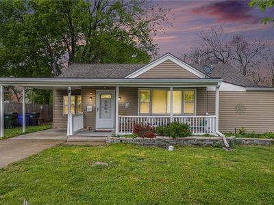 710 W Cedar St, Olathe, KS, 66061