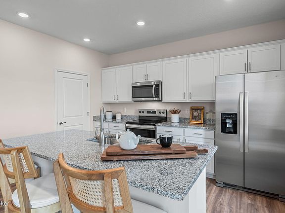 7th image of this home