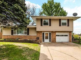1308 Coolidge Ave, Pekin, IL 61554