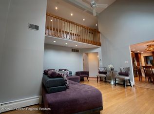 1706 Fanwood St, Oakhurst, NJ 07755