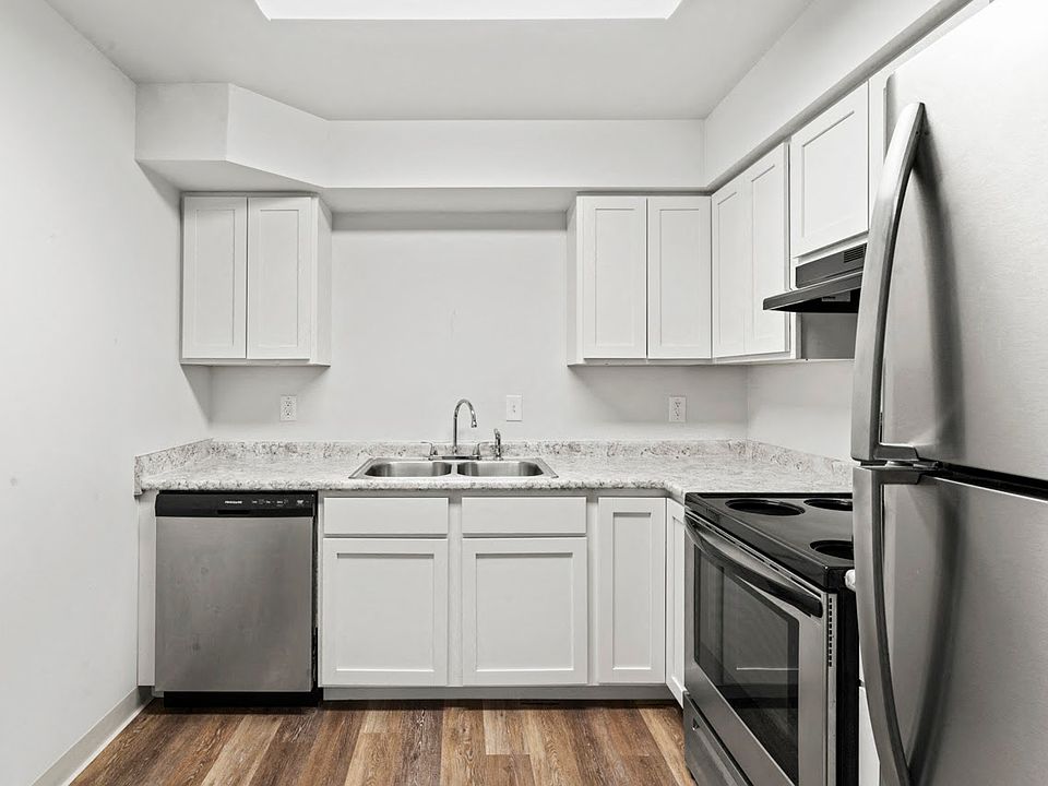 Apple Creek 2BR 2Ba