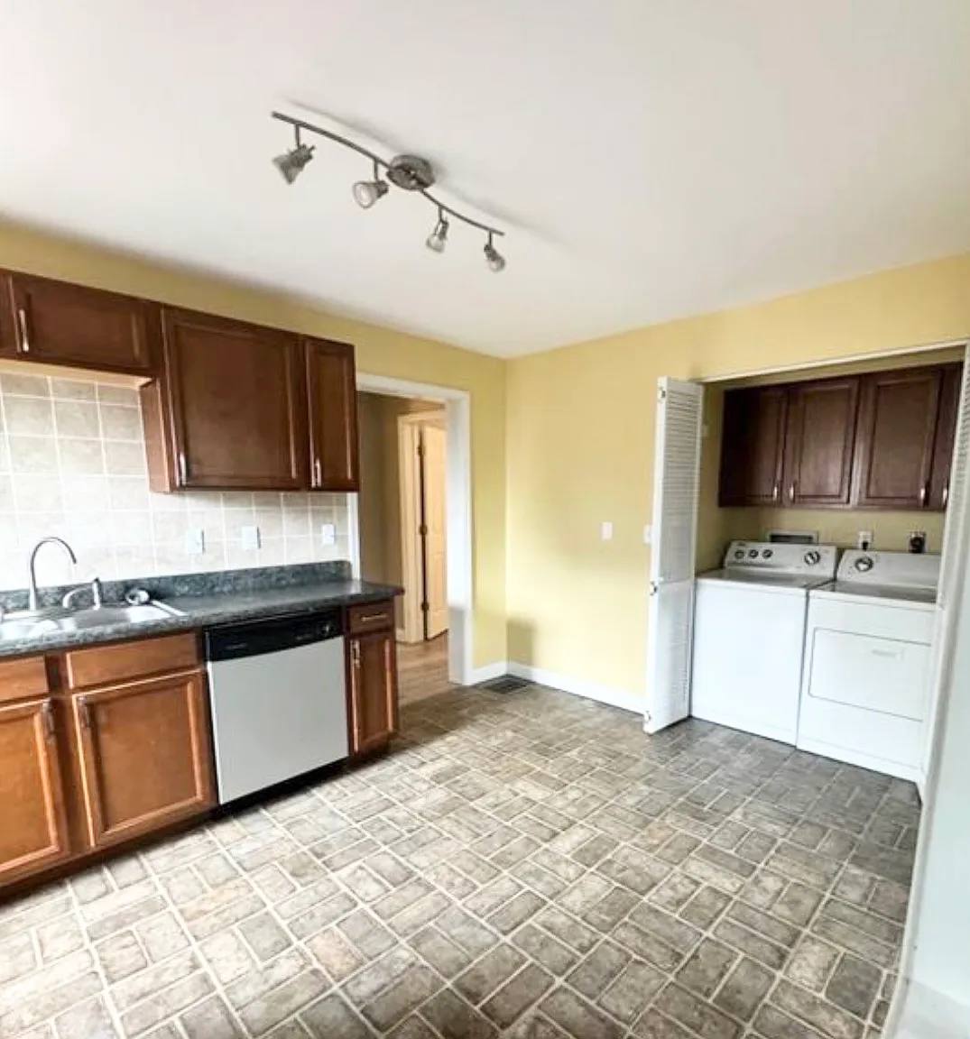 2 bed, 1200 sqft, $1,400 — Photo 1