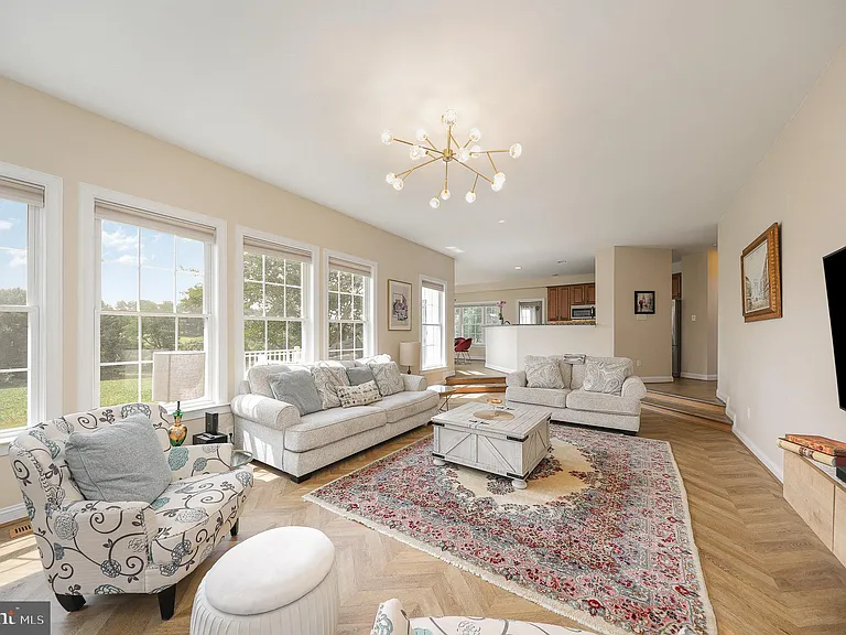2121 Traceys Rd — Photo 31