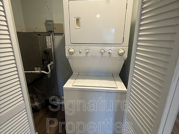 5th image of 631 Quincy St Unit E