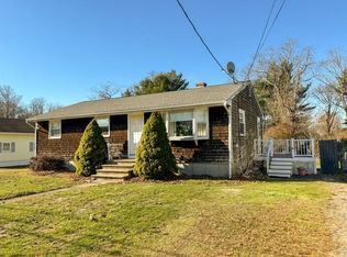 19 Flint Corn Rd, Portsmouth, RI 02871