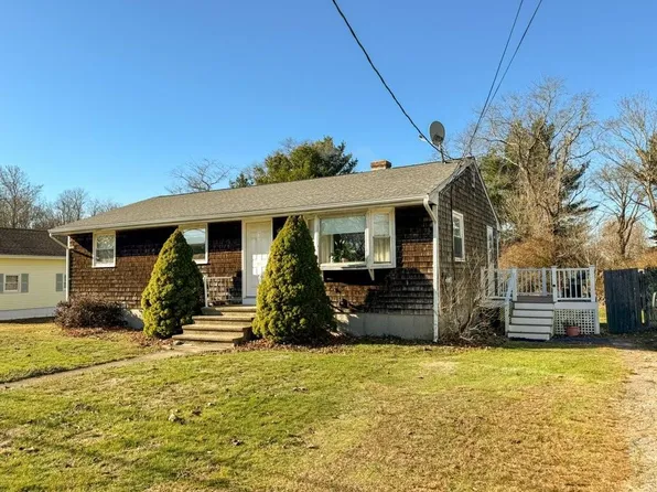 19 Flint Corn Rd, Portsmouth, RI 02871