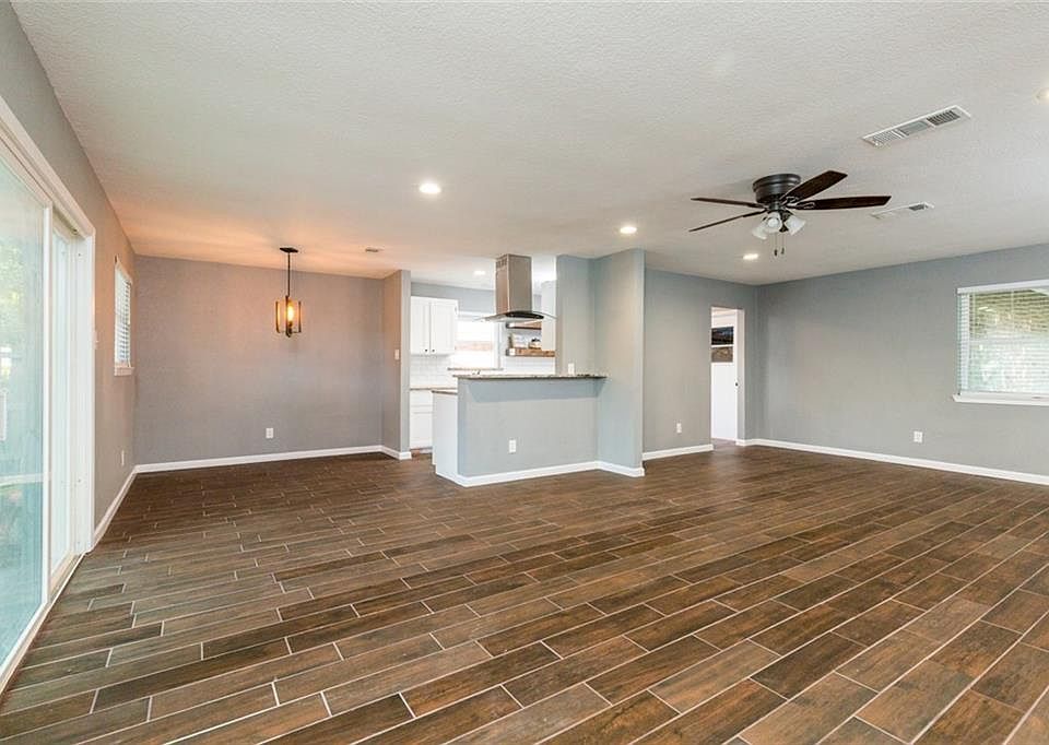 1st image of 3412 Hastings Dr