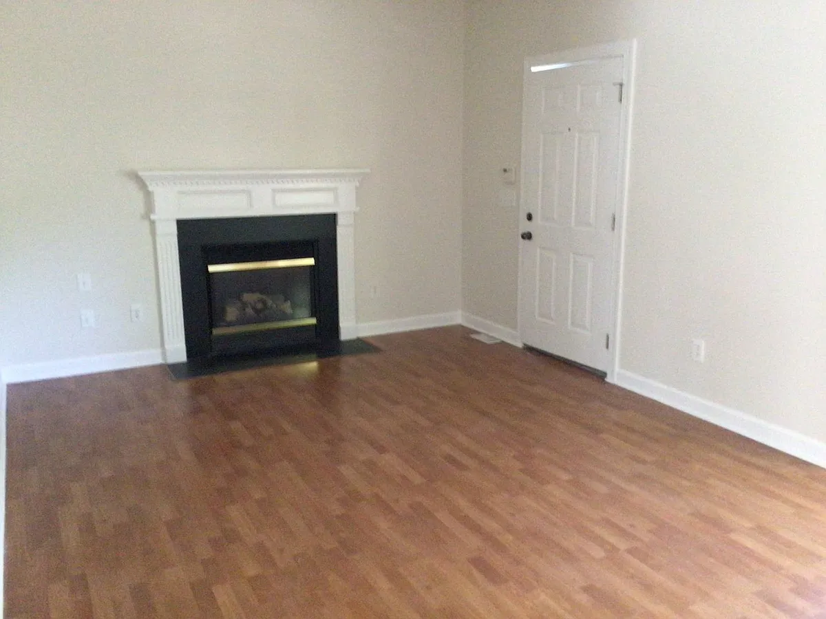 Building Photo - 504 E Maple Ave