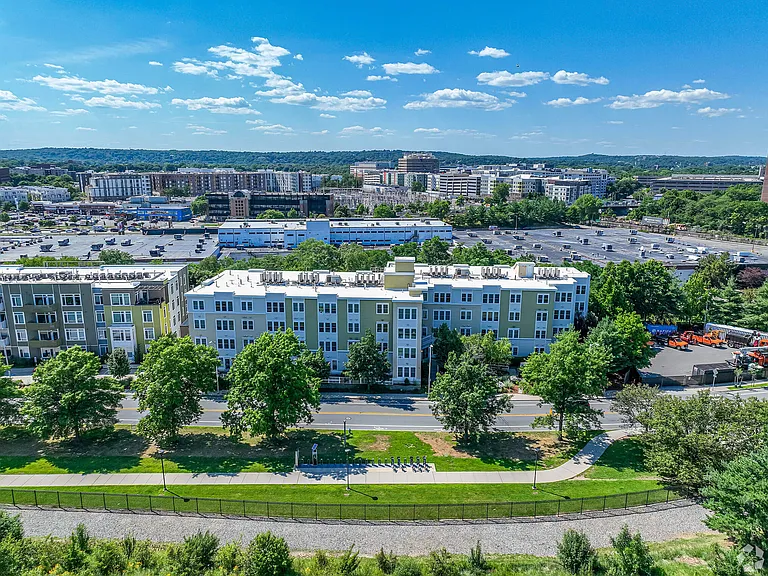 Park87 Apartments — Photo 40