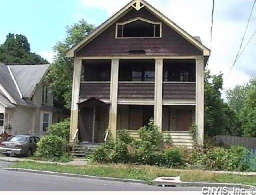 1st image of 560 Oakwood Ave