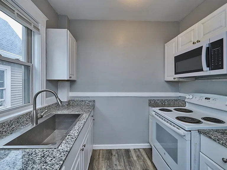 41 Salem St #2L — Photo 1
