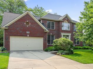 1204 King Edward Ave, St Charles, IL 60174