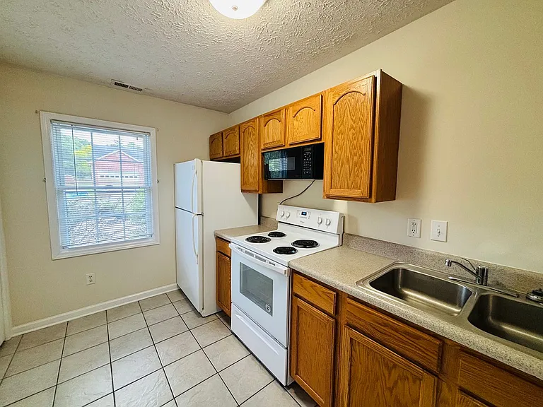 409B Miller St — Photo 3
