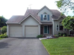 1785 Hampshire Dr, Elk Grove Village, IL 60007