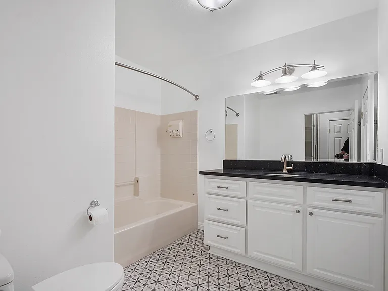 W Mountain St — Photo 11