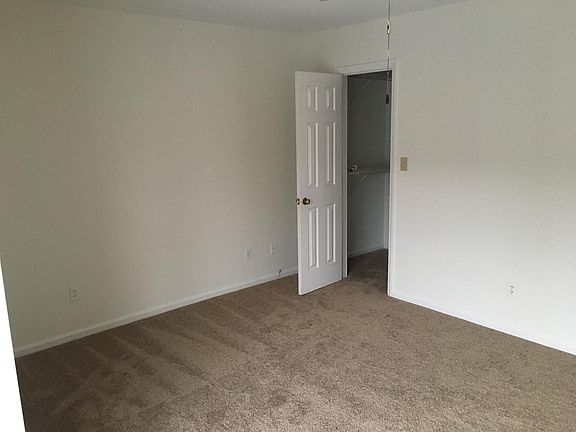 4th image of 2325 Brookview Ct