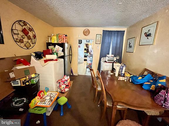3rd image of 2553 N Lee St