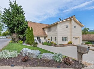 7 Bage St, Waynesville, NC 28786