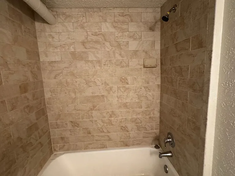 506 N Cascade Avenue — Photo 8