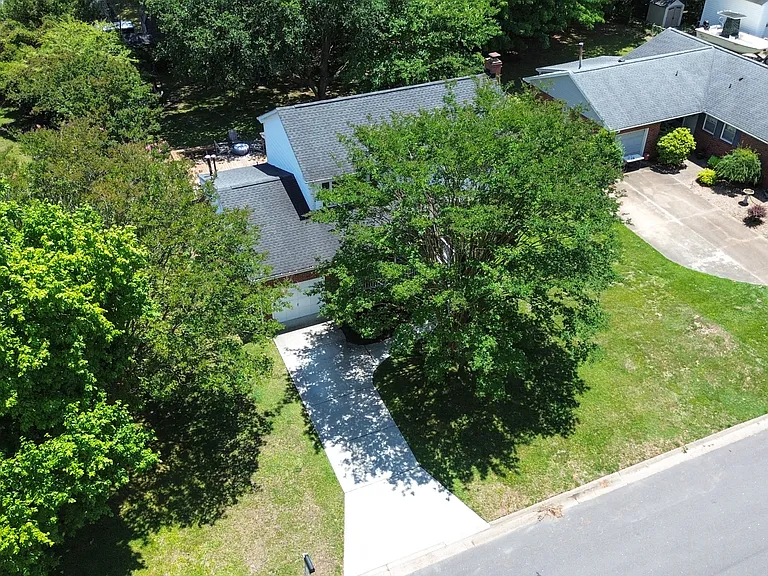 724 Yorkshire Dr — Photo 46