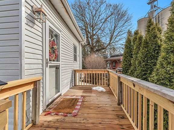 3rd image of 147 N Clayton St