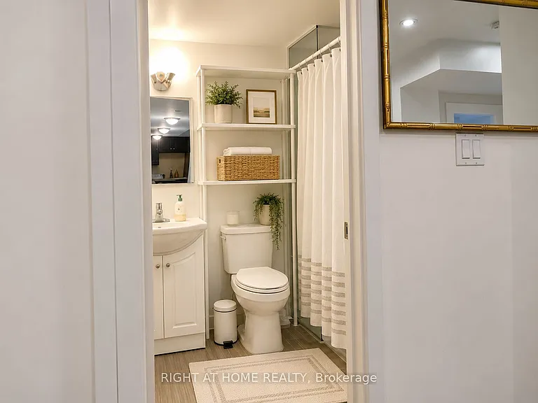 79 Niagara St #LOWER — Photo 7