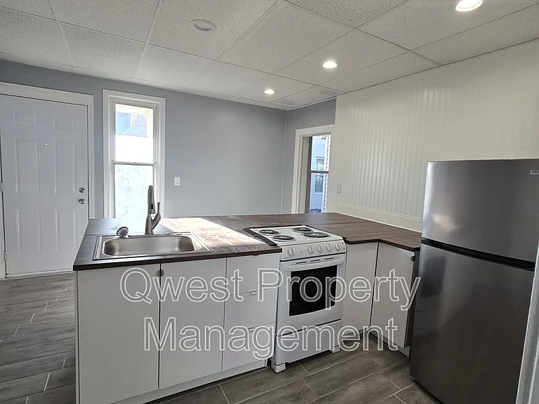 747 1st St NW #1 — Photo 8