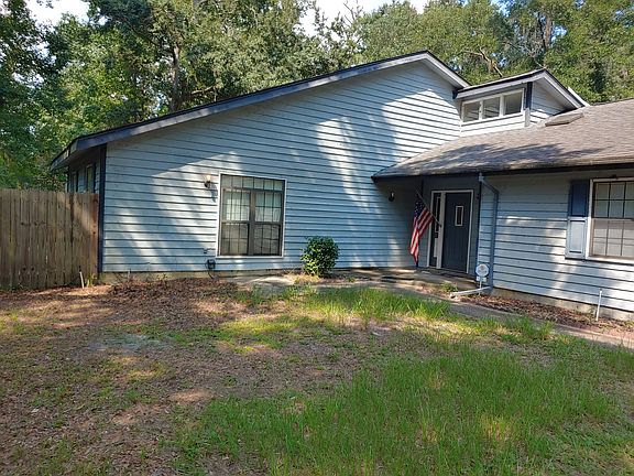 2nd image of 35 Live Oak Ln