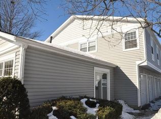 1305 Fall Ct, Wheeling, IL 60090