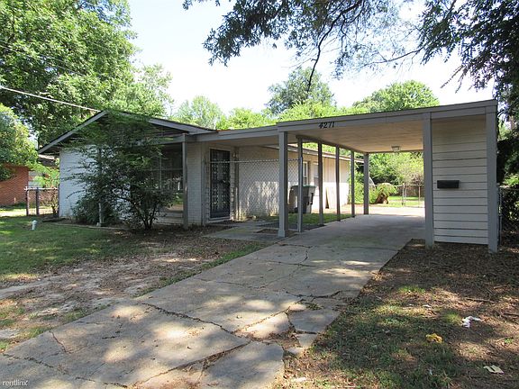 Front Exterior & Driveway